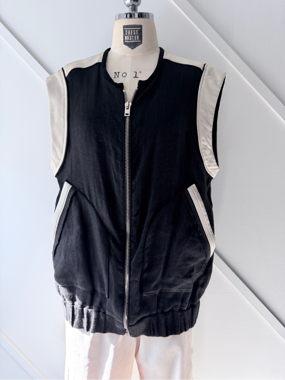 IRO Konor Linen Vest Size 0 | Black & White Zip Front Designer Vest | Paris Luxe
